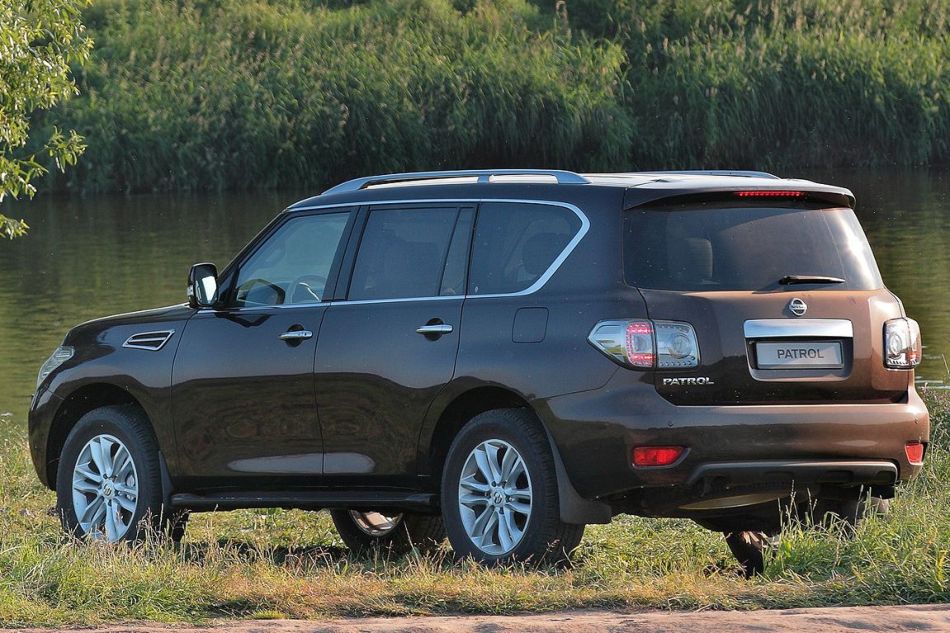 Nissan () Patrol VI (Y62):  
