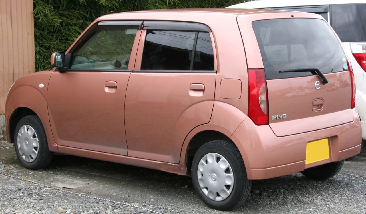 Nissan () Pino:  