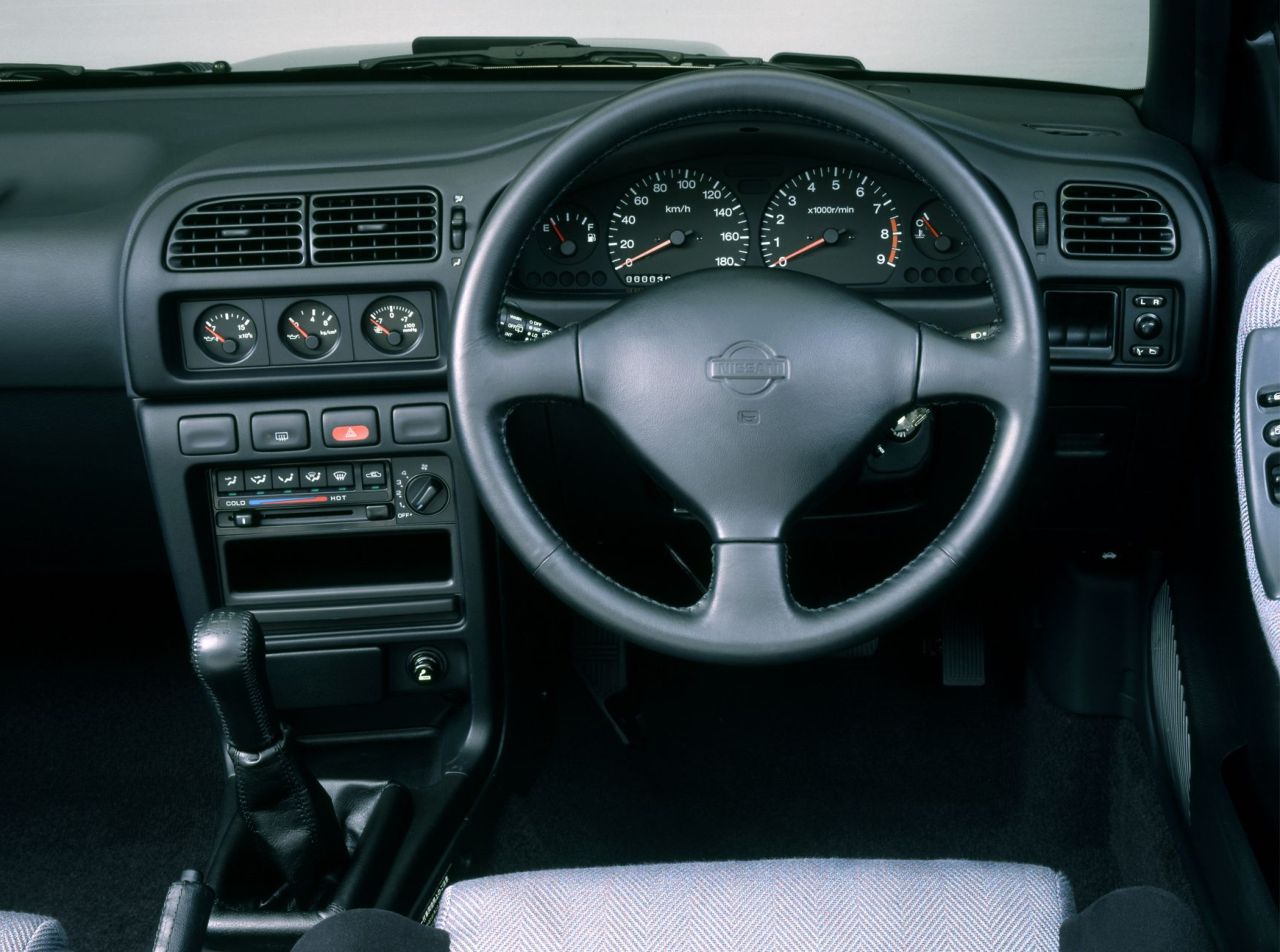 Nissan () Pulsar IV (N14):  