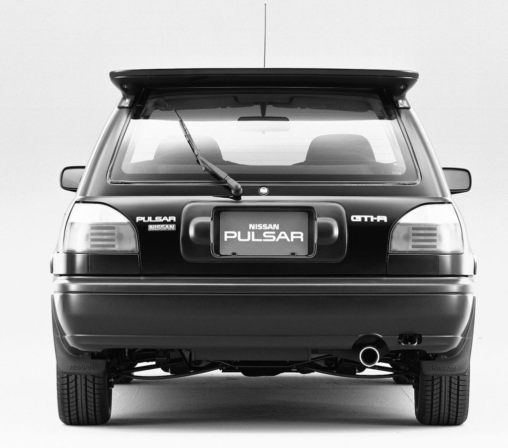 Nissan () Pulsar IV (N14):  