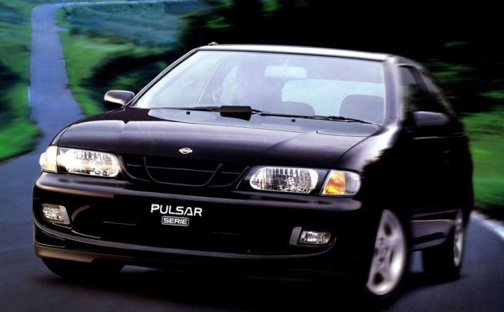 Nissan () Pulsar V (N15):  