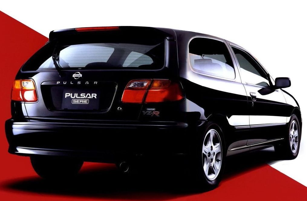 Nissan () Pulsar V (N15):  