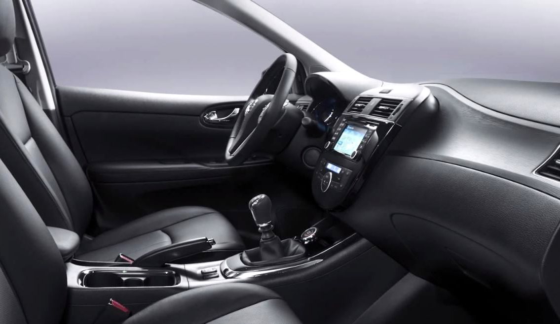 Nissan () Pulsar VII (N17):  