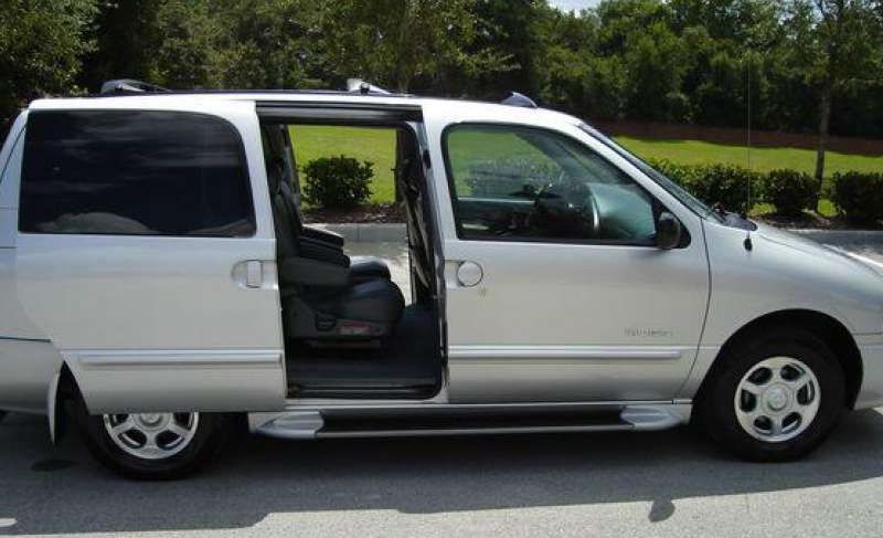 Nissan () Quest II (V41):  