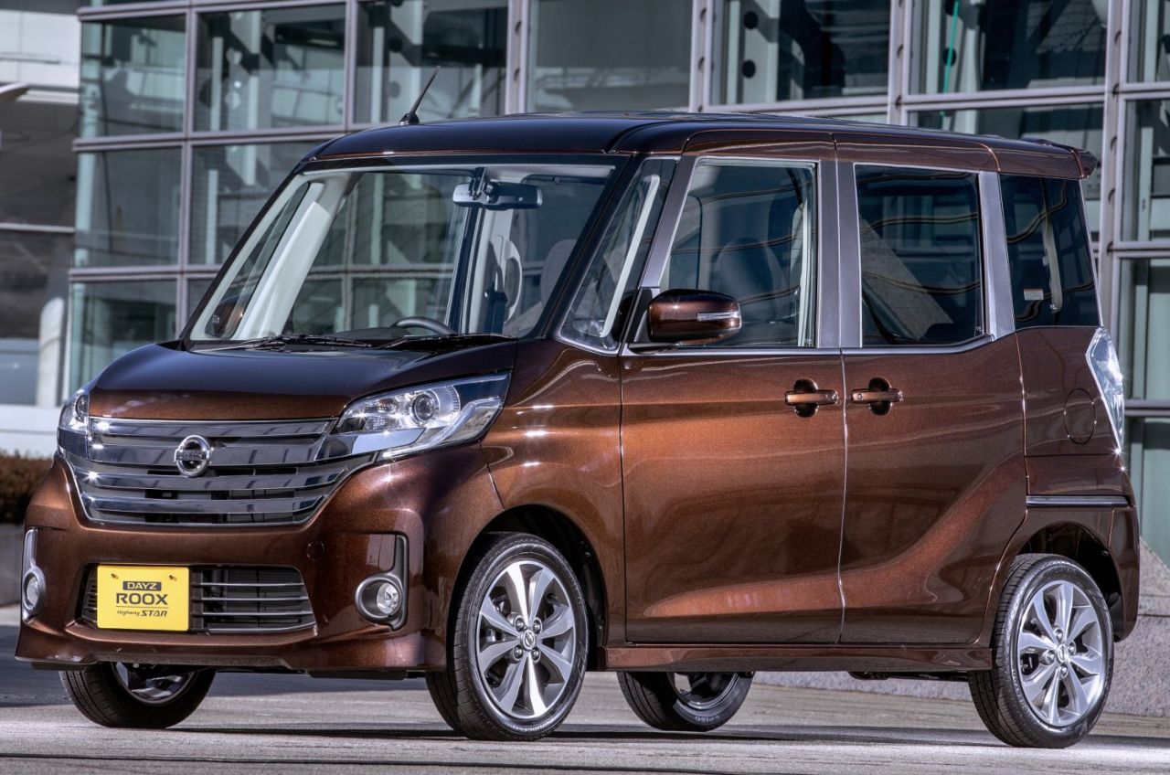 Nissan () Roox:  