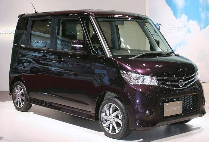 Nissan () Roox:  