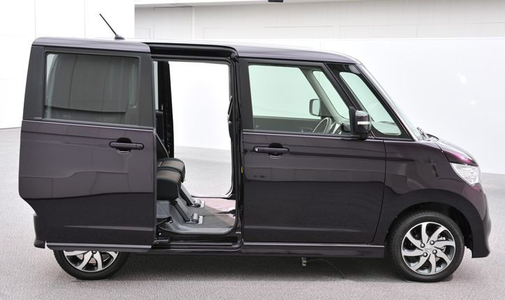 Nissan () Roox:  