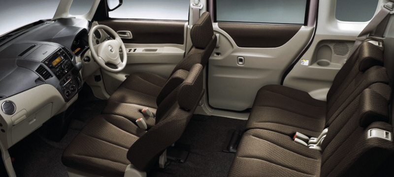 Nissan () Roox:  