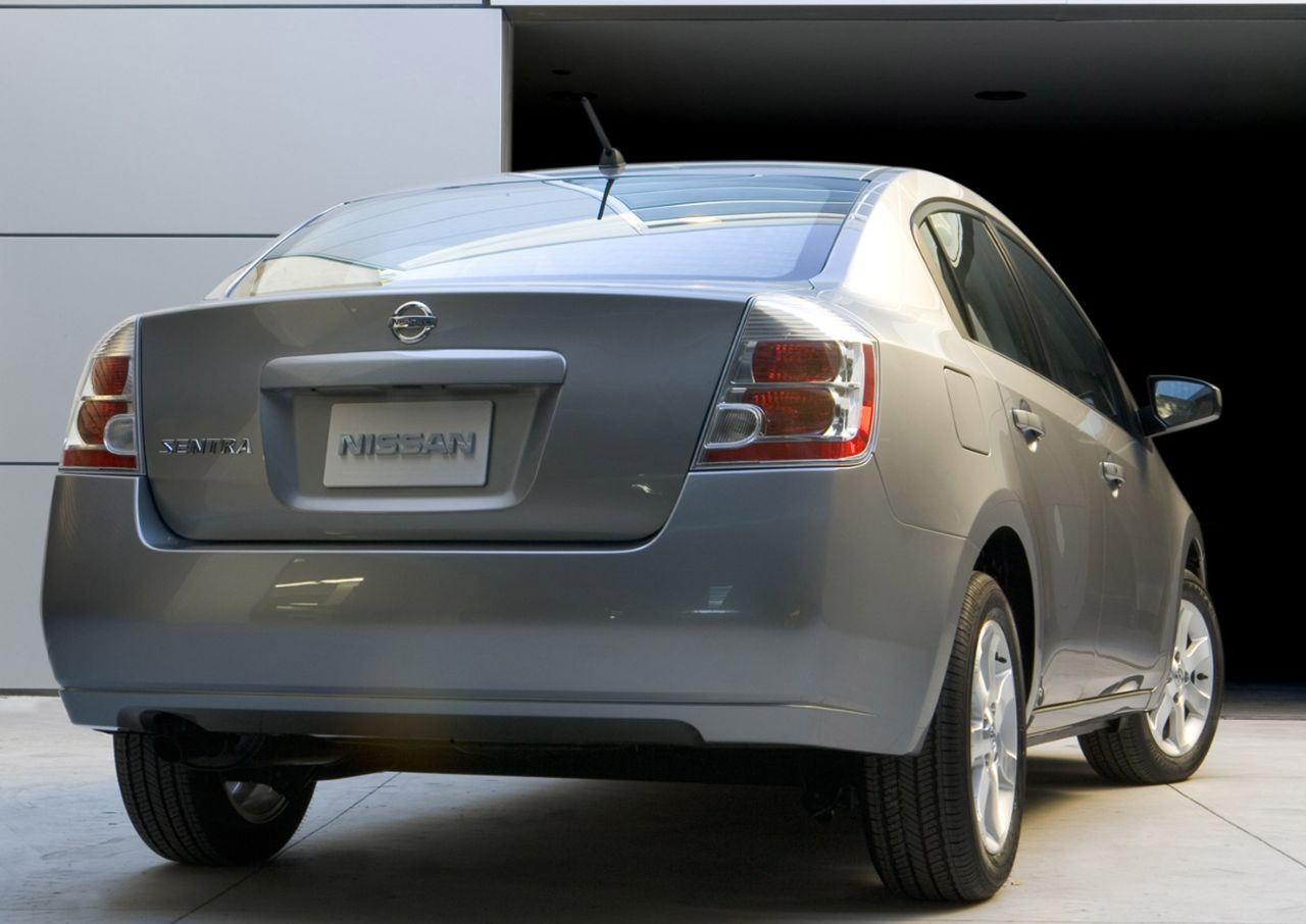 Nissan () Sentra IV (B16U):  