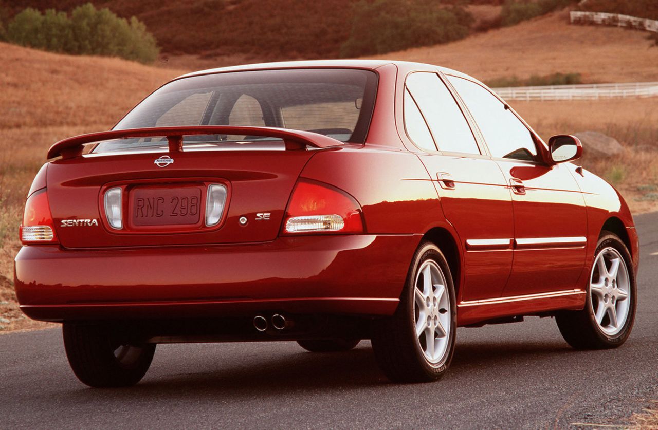 Nissan () Sentra III (B15U):  
