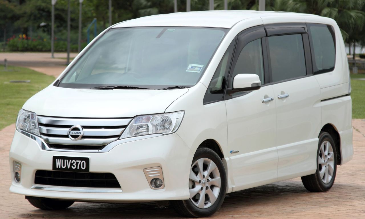 Nissan () Serena IV (C26):  