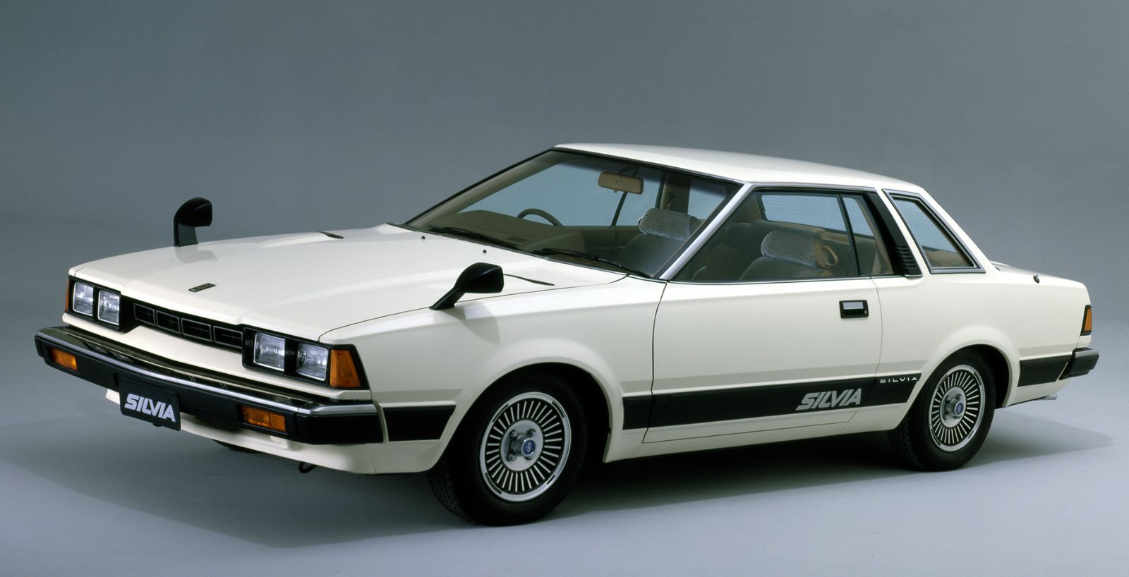 Nissan () Silvia III (S11):  
