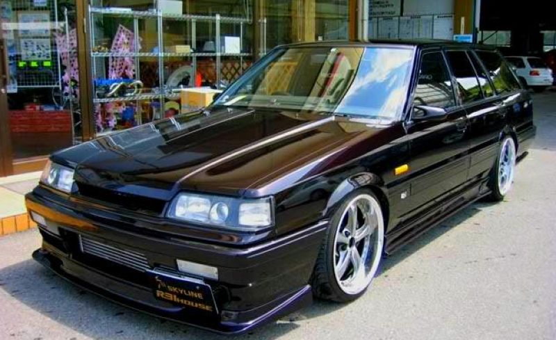Nissan () Skyline VII (R31):  