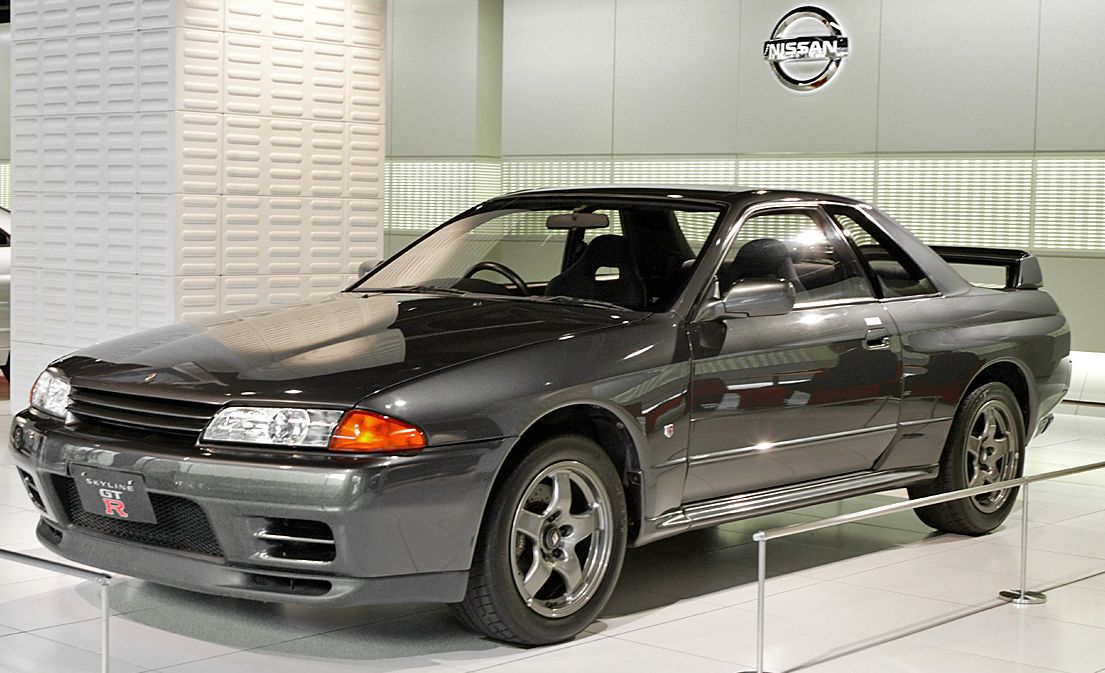 Nissan () Skyline VIII (R32):  