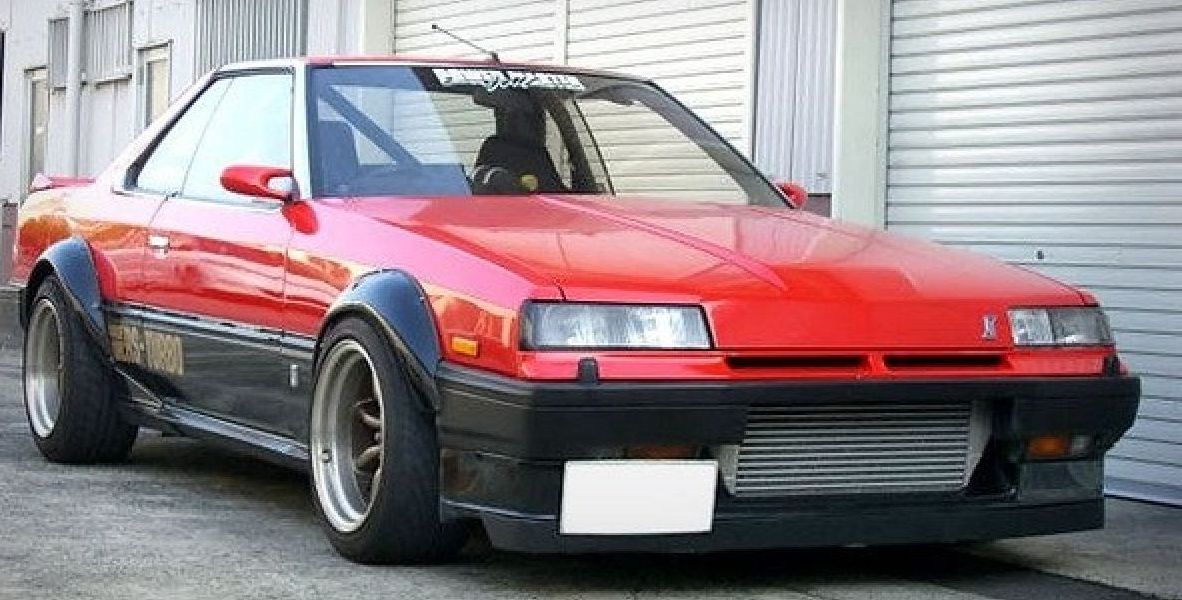 Nissan () Skyline VI (R30):  
