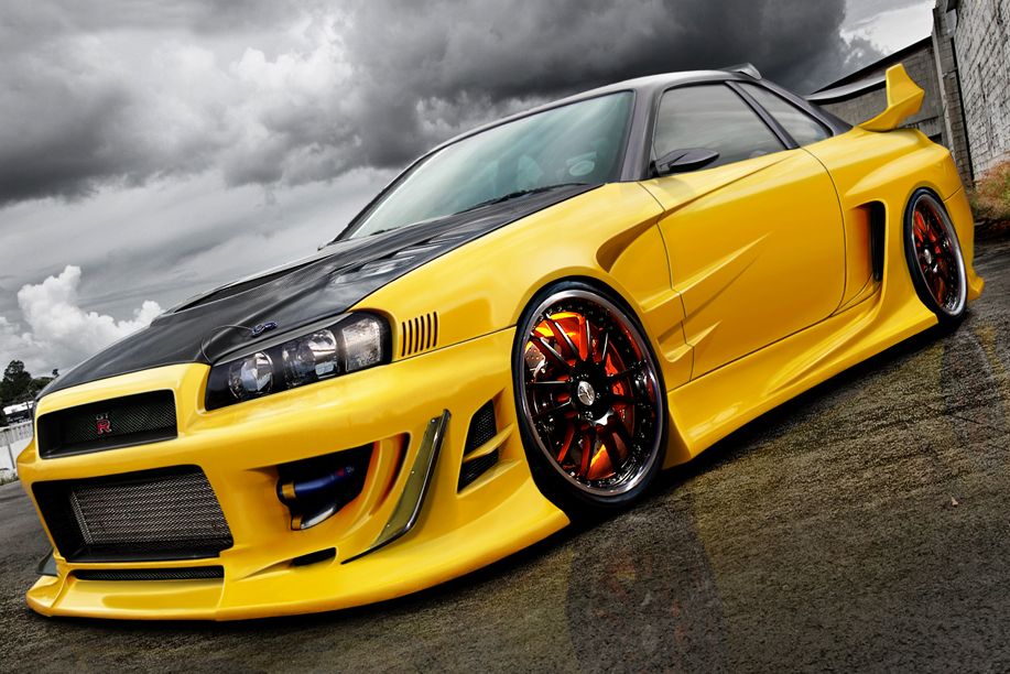 Nissan () Skyline X (R34):  