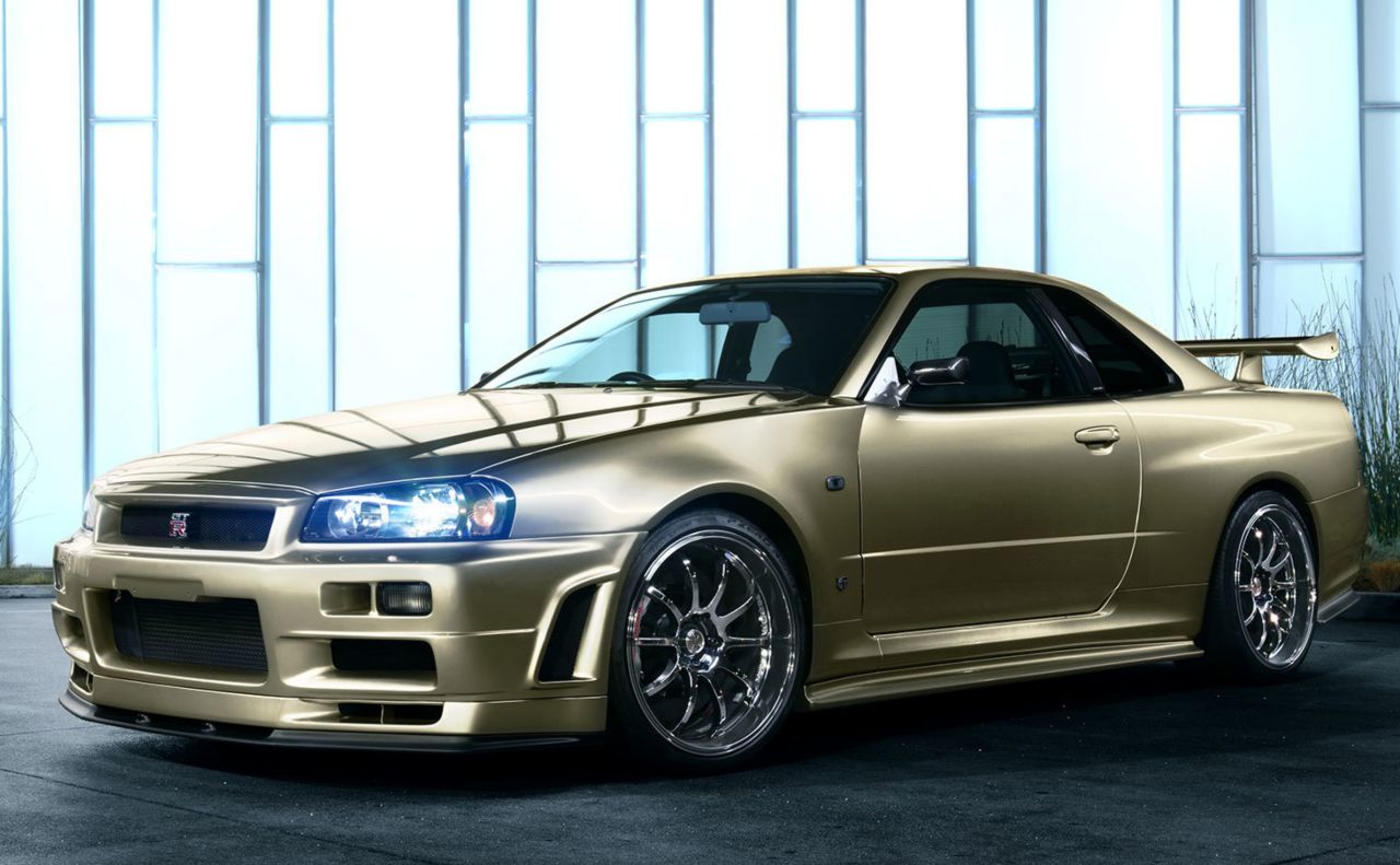Nissan () Skyline X (R34):  