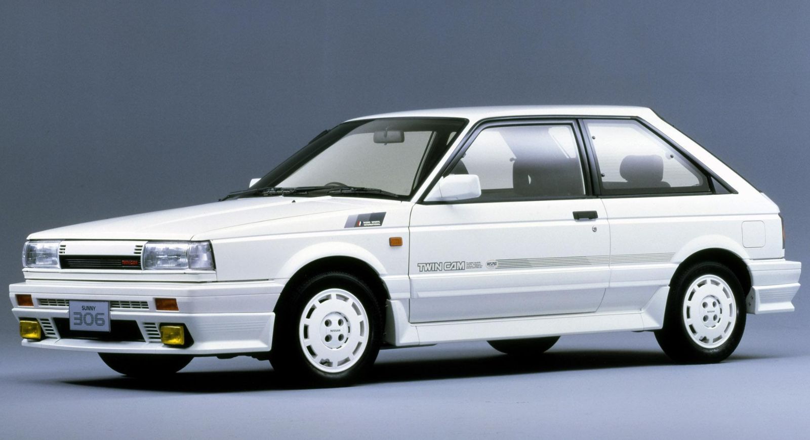 Nissan () Sunny (B12):  