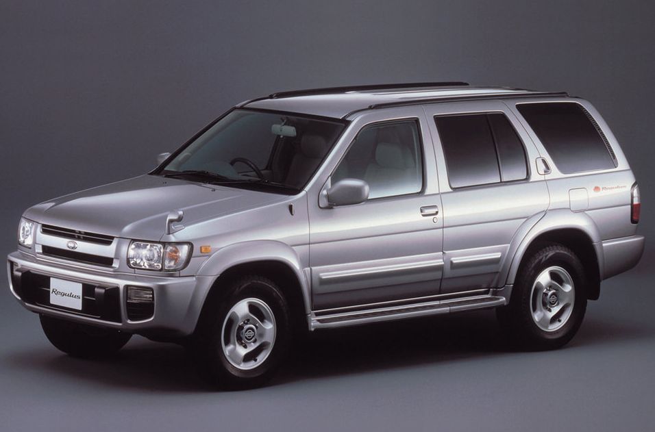 Nissan () Terrano Regulus:  