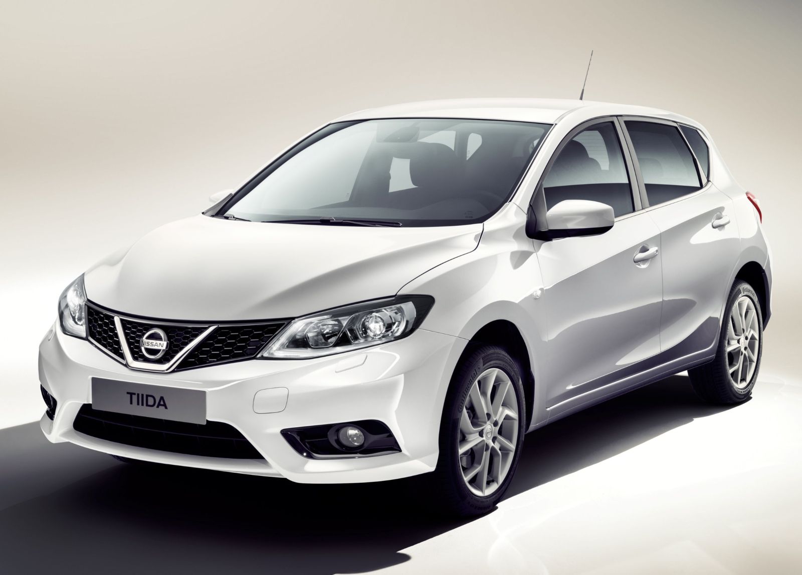 Nissan () Tiida III (C13):  