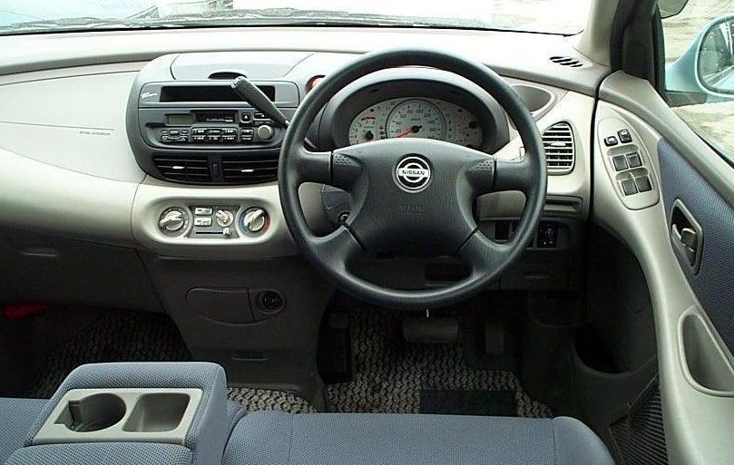 Nissan () Tino (V10):  