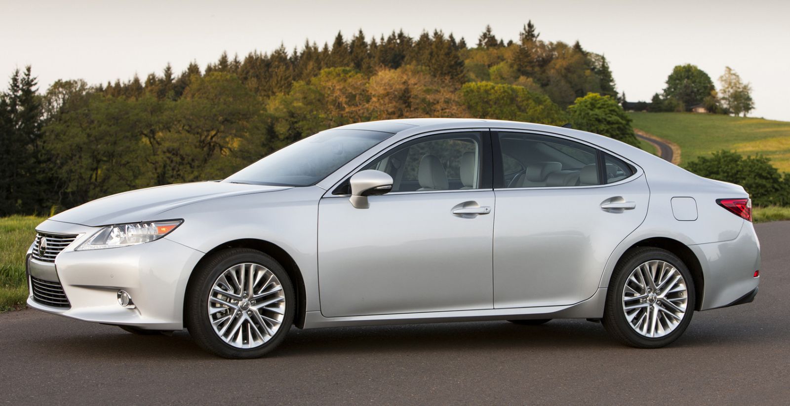 Lexus () ES VI (XV60):  