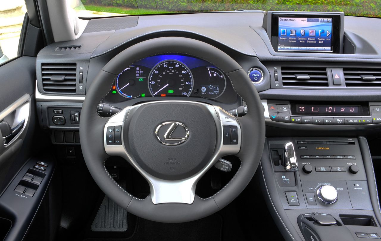 Lexus (������) CT (ZWA1_): ���� ����������