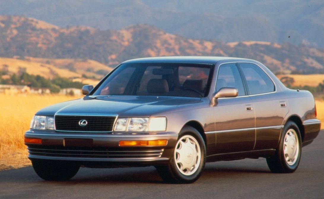 Lexus () LS I (UCF10):  