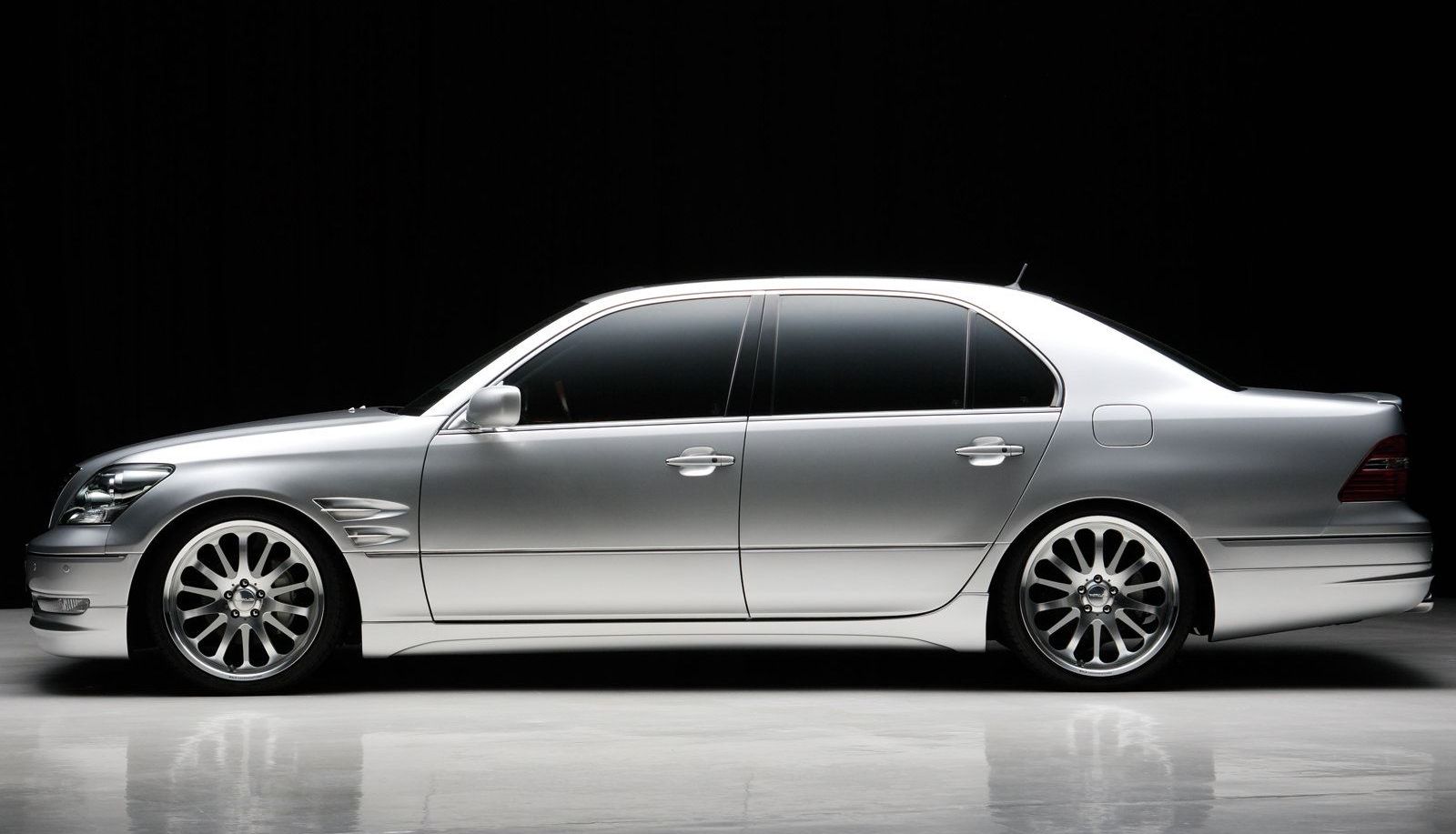 Lexus () LS III (UCF30):  