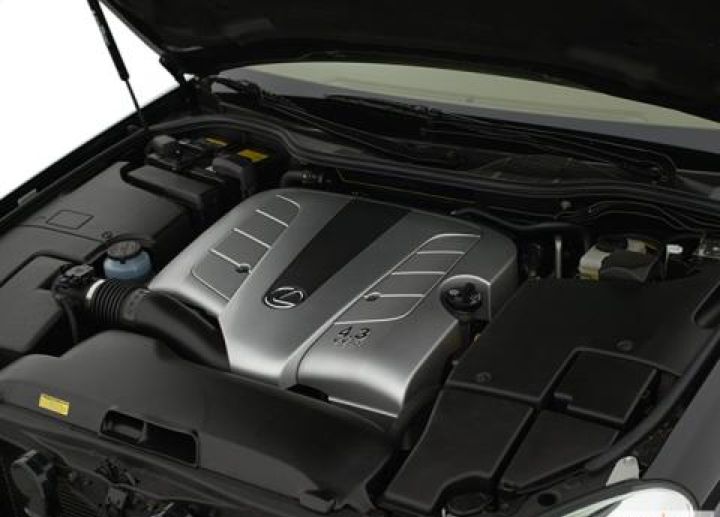 Lexus () LS III (UCF30):  