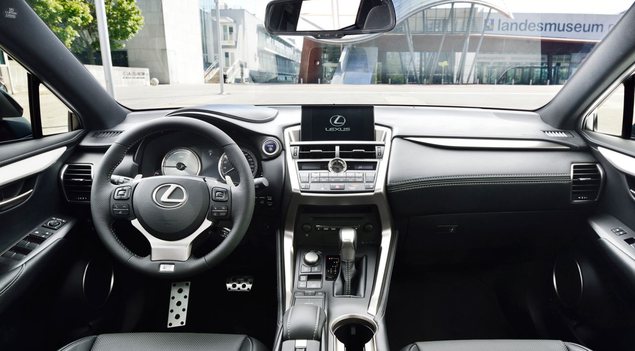 Lexus () NX I (AYZ1_):  