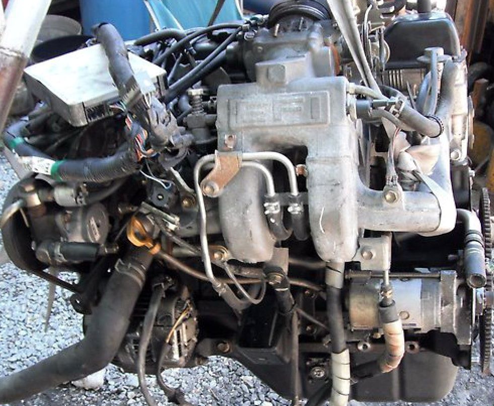 Toyota () 2RZ-FE:  