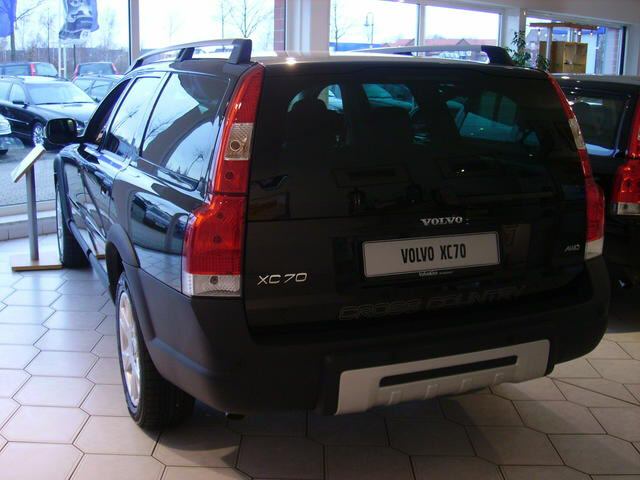Volvo () XC70 Cross Country:  