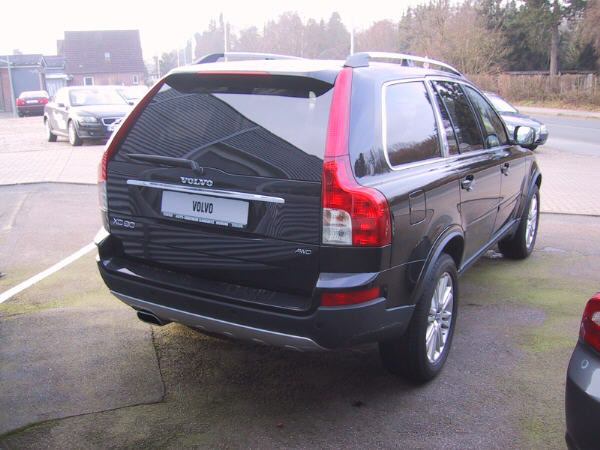 Volvo () XC90:  