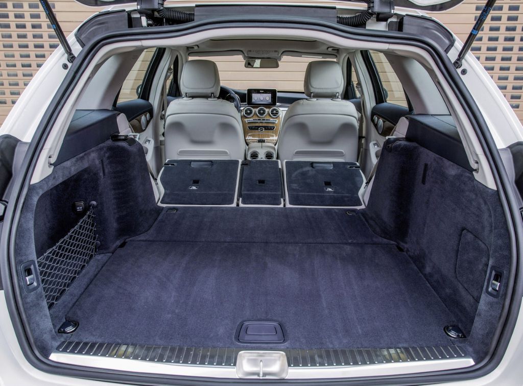 Mercedes Benz () C-Class (S205):  