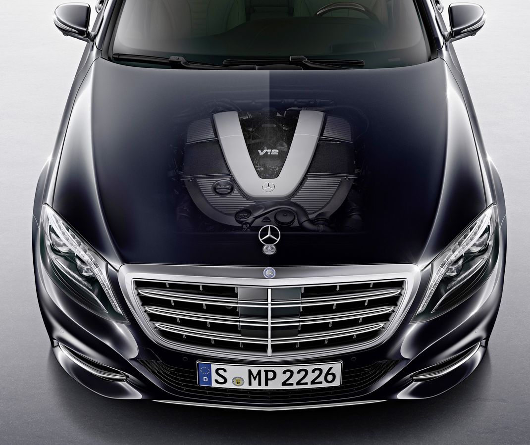 Mercedes Benz () S-Class (W222):  
