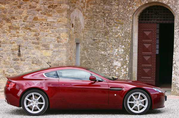 Aston Martin ( ) DB7 Vantage:  