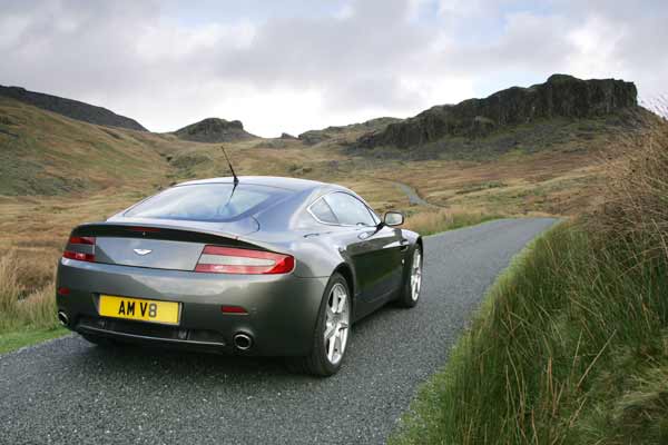 Aston Martin ( ) DB7 Vantage:  