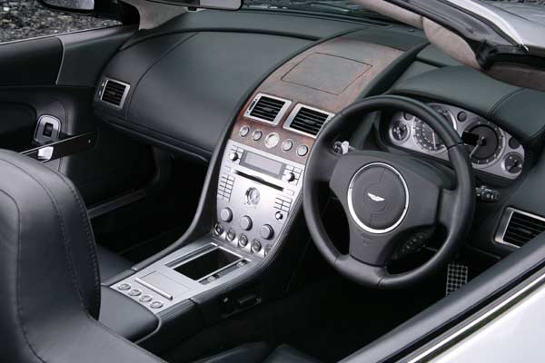 Aston Martin ( ) DB9:  