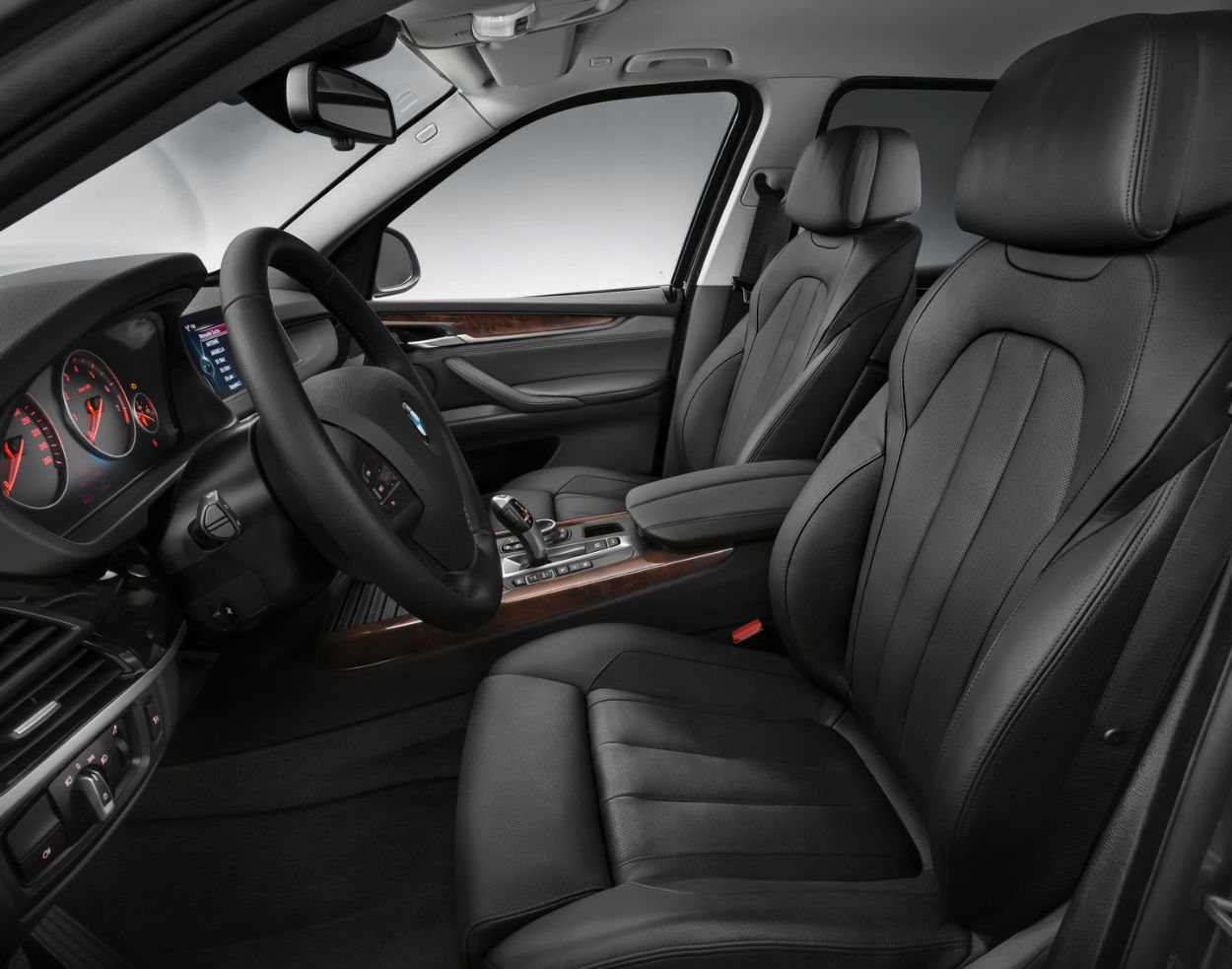 BMW () X5 (F15, F85):  