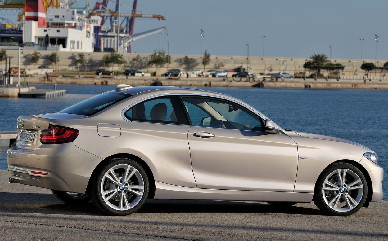 BMW () 2-Series (F22 Coupe):  