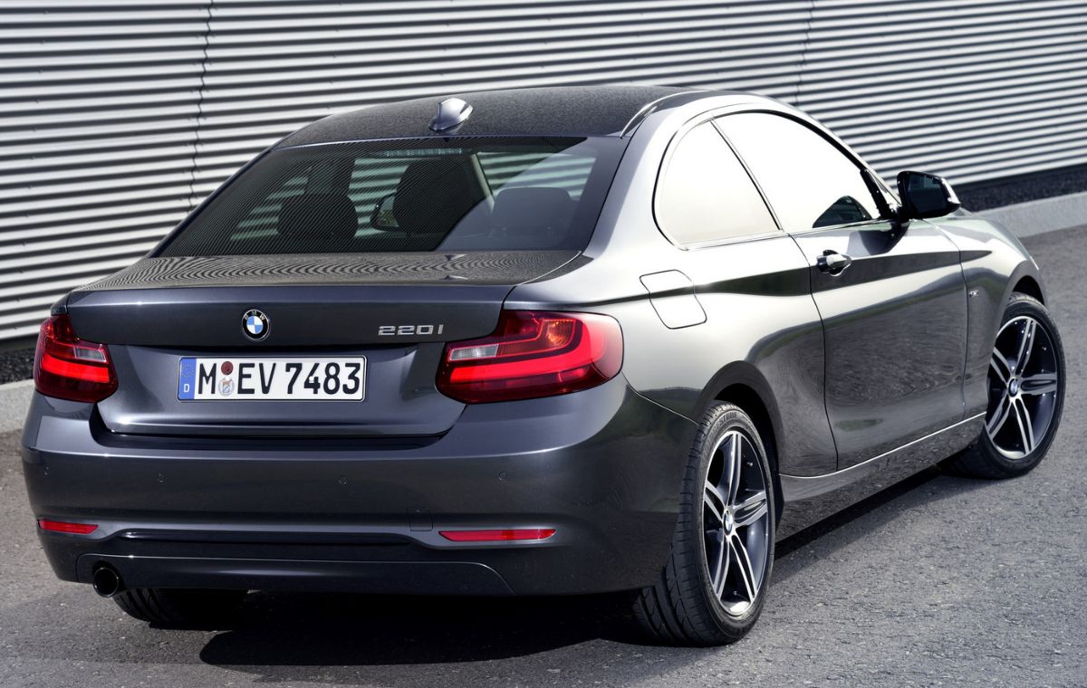 BMW () 2-Series (F22 Coupe):  