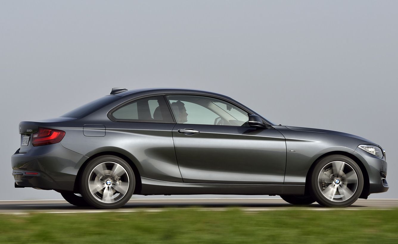BMW () 2-Series (F22 Coupe):  