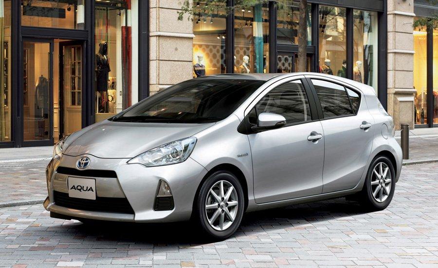 Toyota () Aqua I (_P10):  