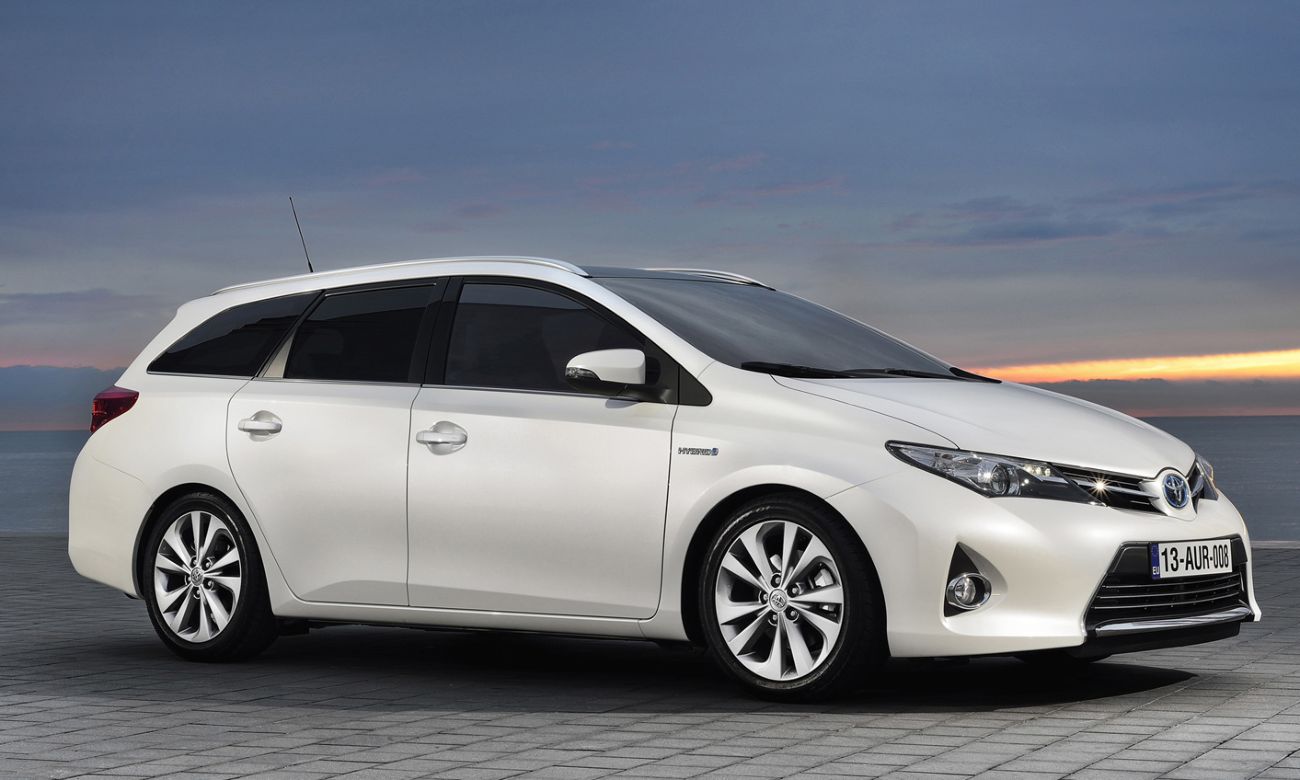 Toyota () Auris Touring Sports (_E18_):  