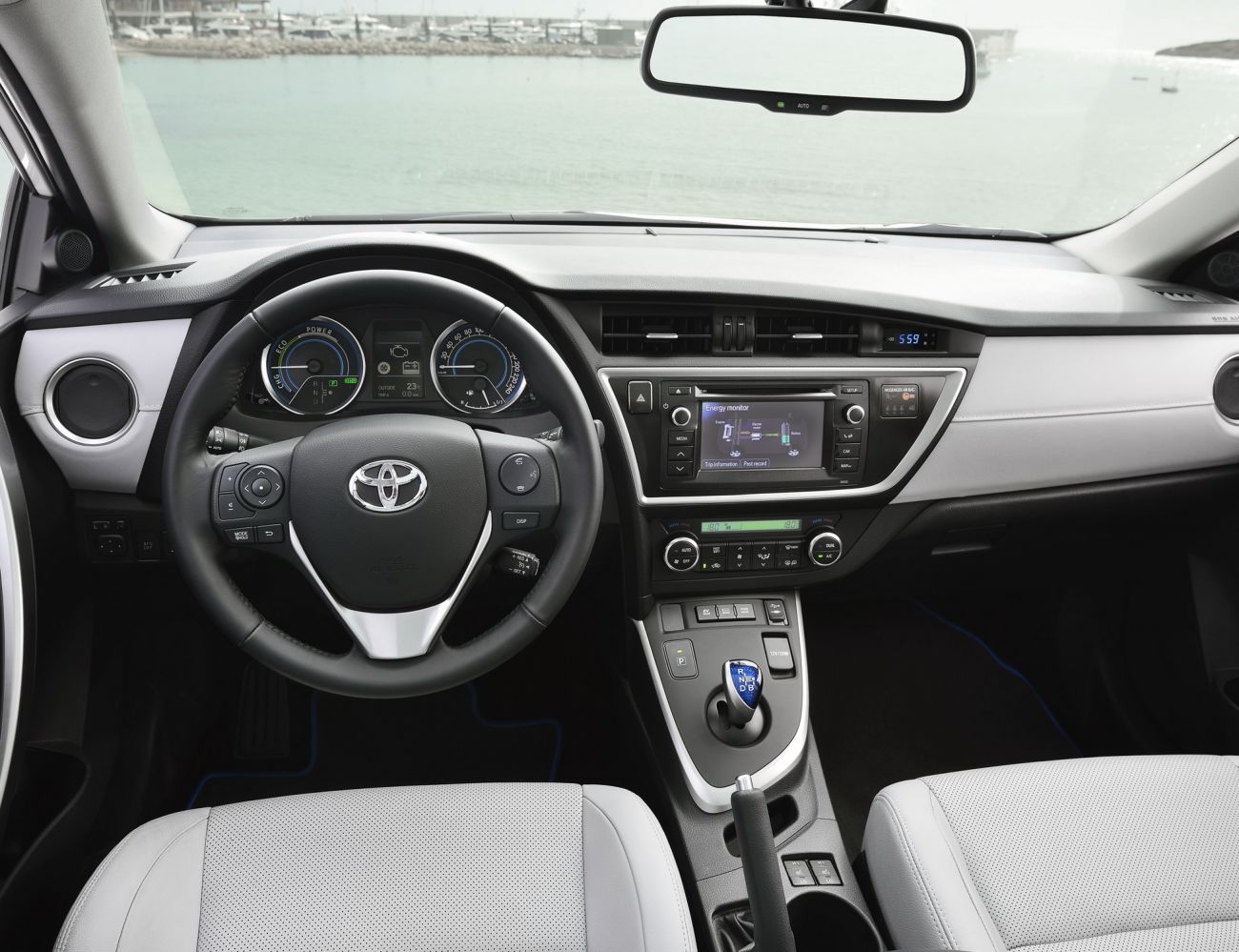Toyota () Auris Touring Sports (_E18_):  