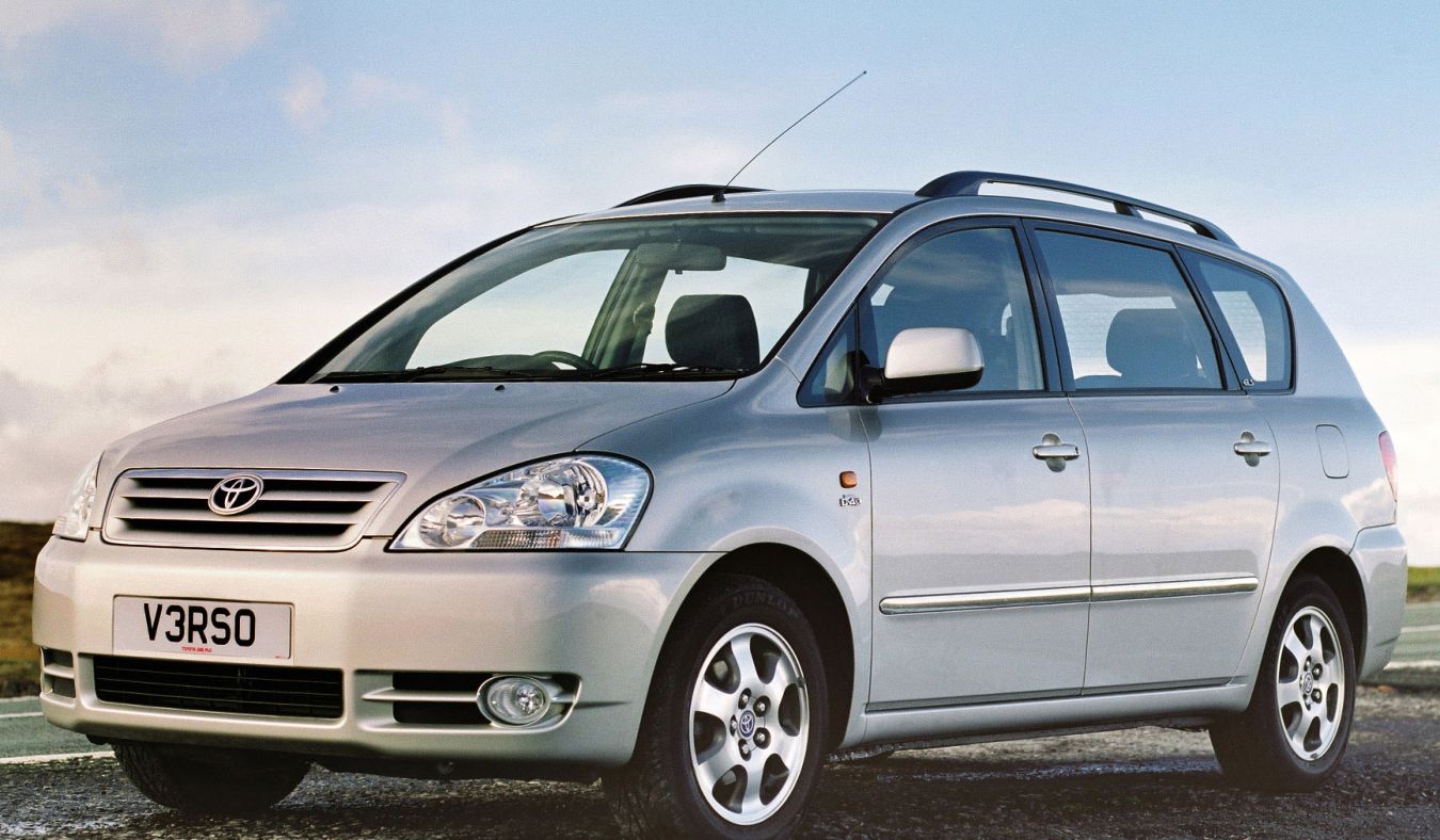 Toyota () Avensis Verso (AC_):  