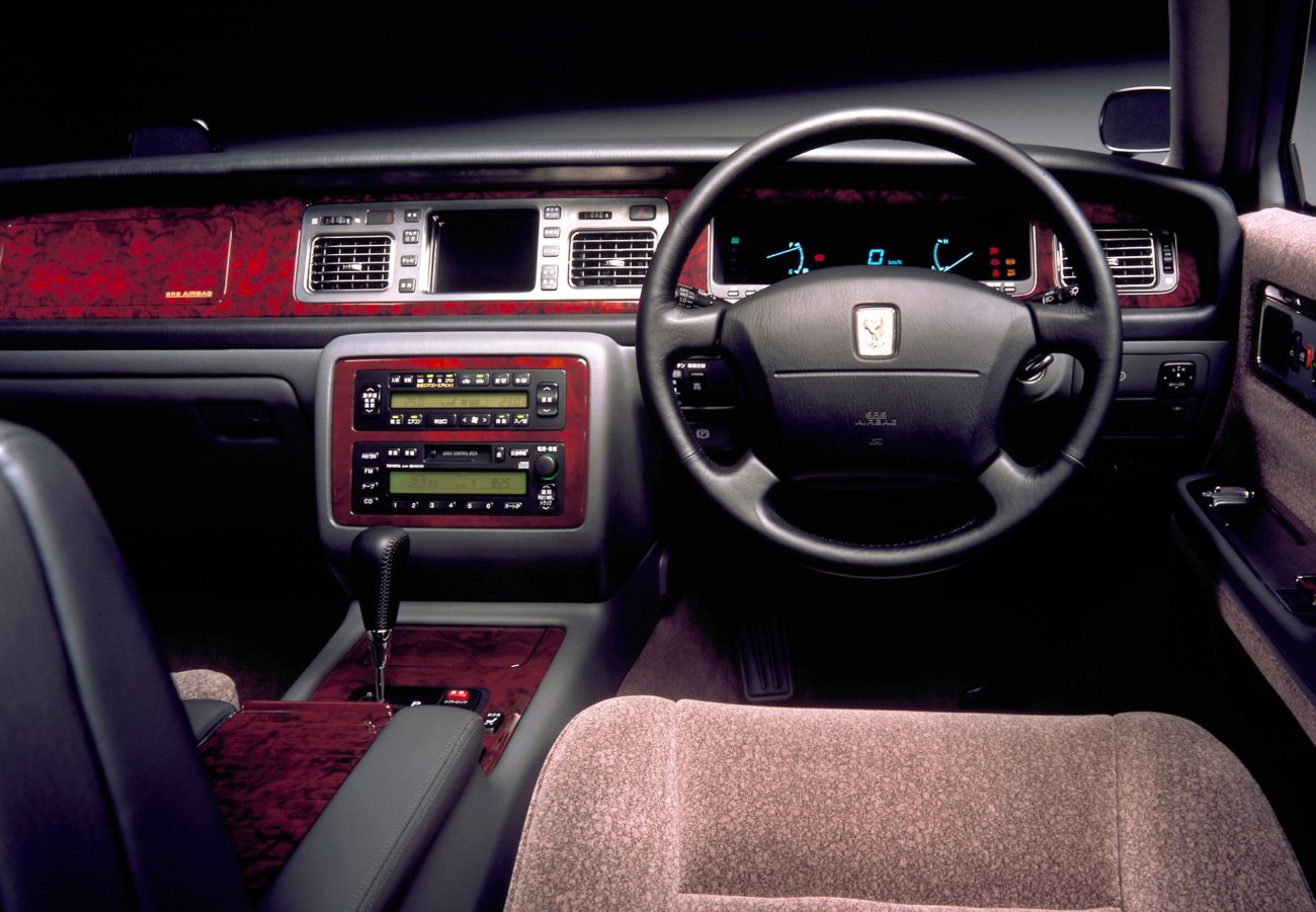 Toyota () Century GZG50:  
