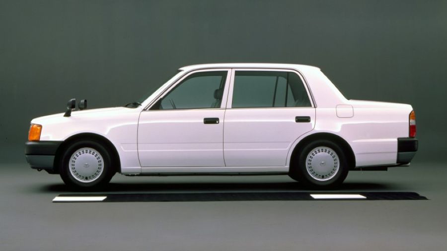 Toyota () Comfort (S10):  