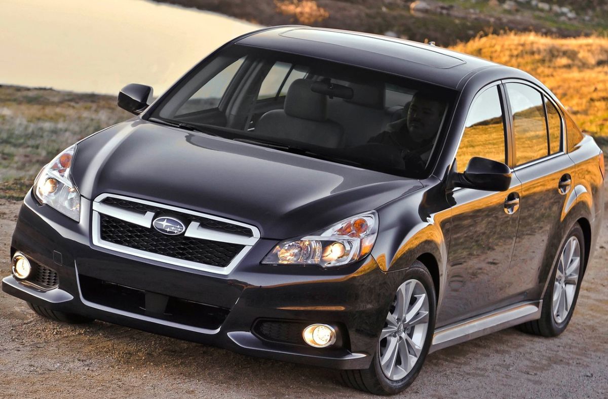 Subaru () Legacy V:  
